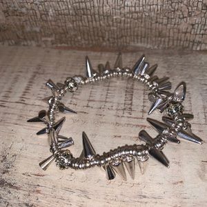 Silver spiky stretch bracelet